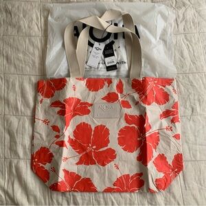 Aloha Collection Cream and Red Hibiscus Day tripper Tote new with tags